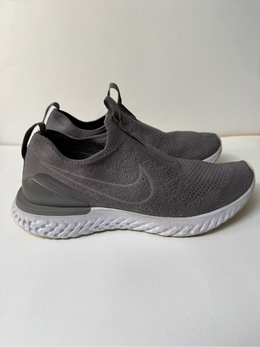 Nike Women's Nike Epic Phantom React Flyknit - Picture 5 of 9